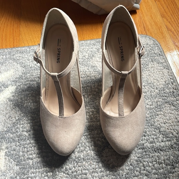 Closed Toe heels - Picture 4 of 7